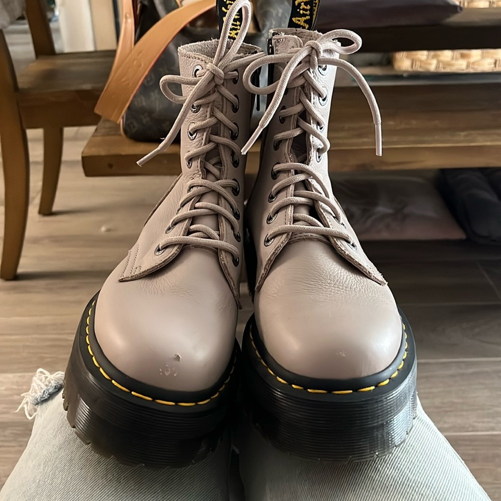 Platform Docs BARELY WORN